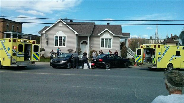 EN BREF | Collision entre deux véhicules sur le boulevard Dionne