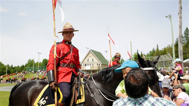 Le carrousel de la GRC débarque à Saint-Prosper