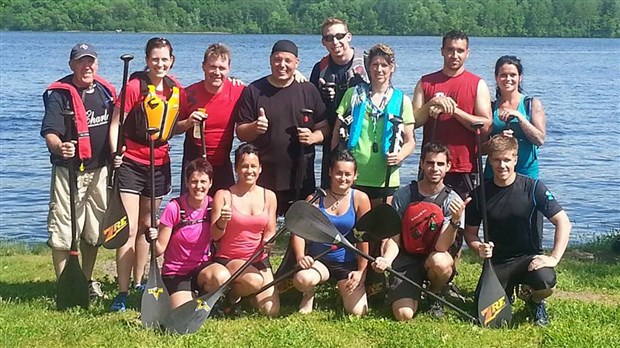 Des Beaucerons participent à une course de rabaska à Shawinigan