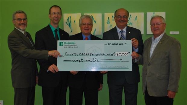 Les Caisses Desjardins du Garnit remettent 20 000 $ à la Fondation du Cégep Beauce-Appalaches