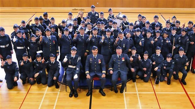 Les cadets de l'air animent l'aérofête