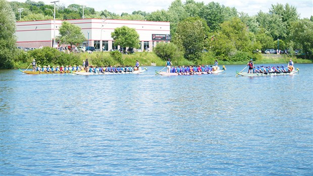 L'équipe l'Essentiel remporte la course de Bateaux-Dragons pour une deuxième année consécutive à Saint-Georges