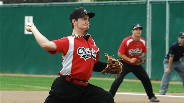 Le Cléri Sport Baseball AA obtient une victoire et une défaite à Victoriaville