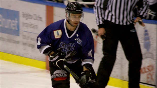 Le hockeyeur Kévin Cloutier de Beauceville obtient une promotion en Suisse