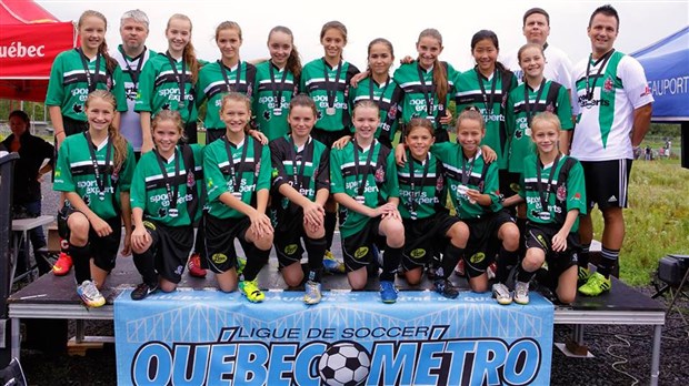 L’équipe de soccer Ascalon U12F décroche la médaille d’argent du championnat Québec Métro 