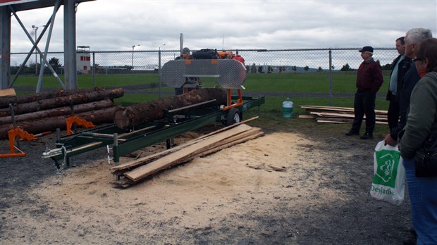 Les machineries attirent une marée de gens à la Polyvalente de Saint-Georges