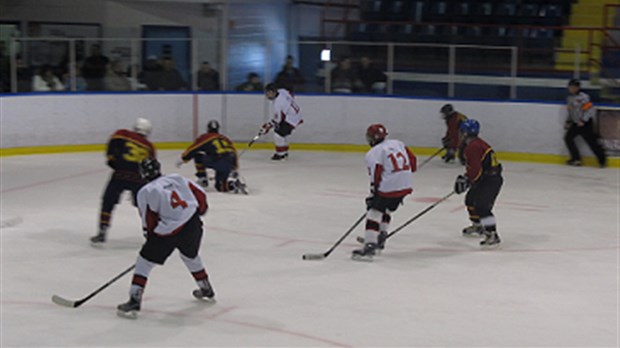 Début du 38e tournoi provincial midget de Saint-Joseph ce week-end