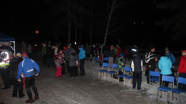 Une « soirée de la raquette » populaire au Parc-des-Sept-Chutes