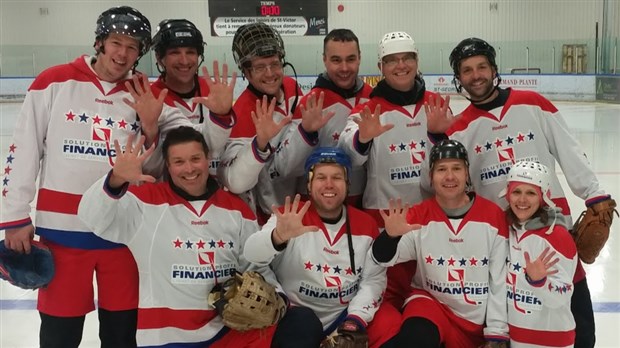 Une autre réussite pour le tournoi de balle sur glace de Saint-Victor