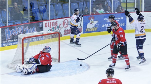 Thetford Mines jubile en signant une 2e victoire en 6 matchs contre le Cool FM cette saison