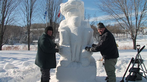 Concours de sculpture sur neige au Parc Mathieu de Beauceville