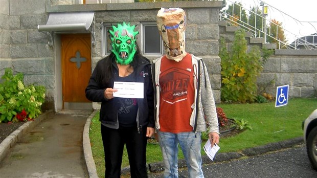 Des Beaucerons votent à visage couvert