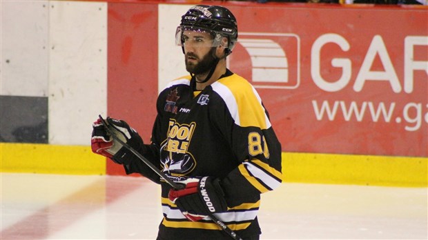 « Le Cool FM a toute qu'une machine de hockey » — Samuel Grenache