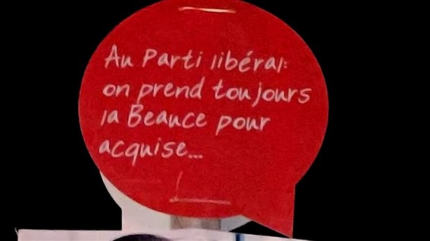 La CAQ porte plainte au DGE et à la SQ contre l’arracheur de pancartes