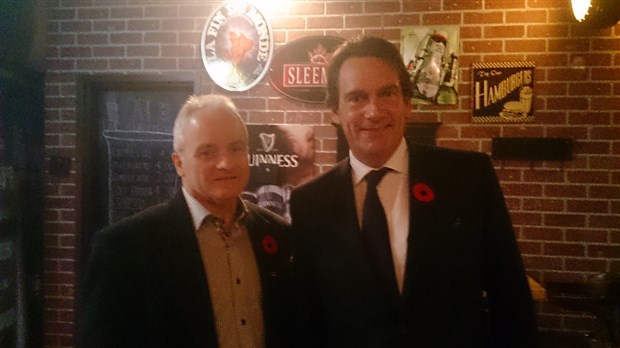 Pierre Karl Péladeau tente de convaincre les entrepreneurs beaucerons