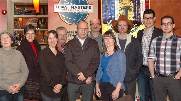 Marc Dutil inspire les membres du club Toastmasters