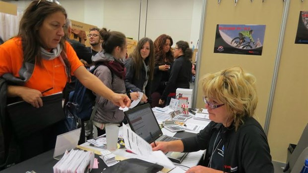 Les participants de Tandem international et Team Air se démarquent à la foire canadienne des entreprises d'entraînement