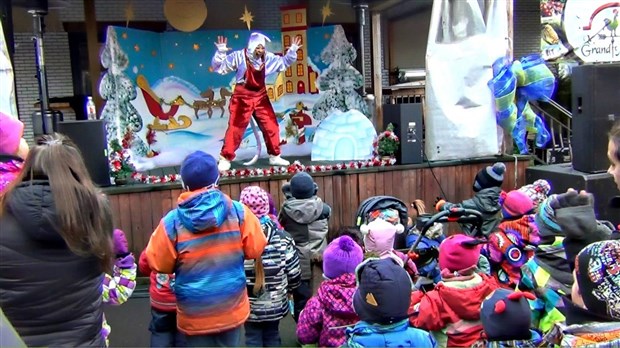 Normand DeLessard présente le spectacle pour enfants du Marché de Noël de Saint-Georges