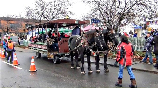 Normand DeLessard présente un tour de calèche du Marché de Noël de Saint-Georges