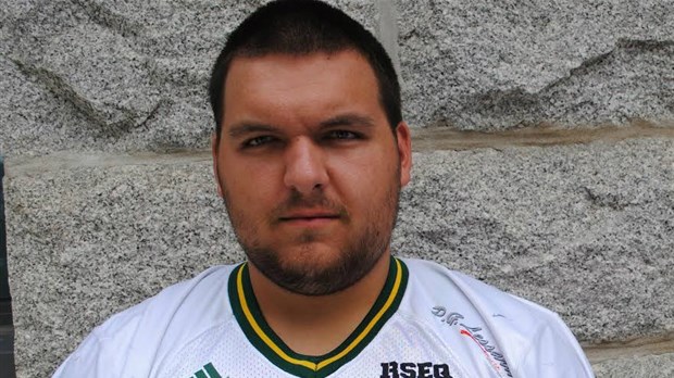 Le footballeur Karl-Éric Poirier choisit le Rouge et Or
