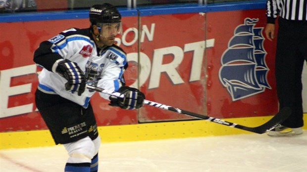 Steve Gosselin est choisi sur l'équipe toutes étoiles de la LNAH