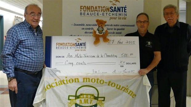 L'Association Moto Tourisme Chaudière remet 500 $ à la FSBE