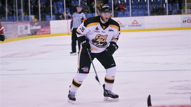 Nicolas Blanchard reçoit la 3e étoile de la semaine dans la LNAH