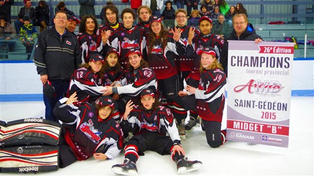 EN BREF | Le Garaga Midget B1 remporte une troisième bannière de champions 