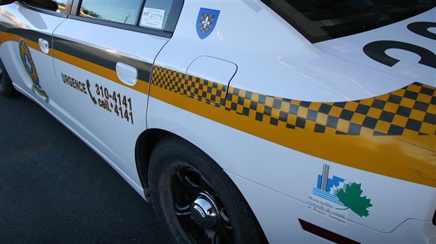 Un conducteur en état d'ébriété fait une sortie de route à Saint-Côme