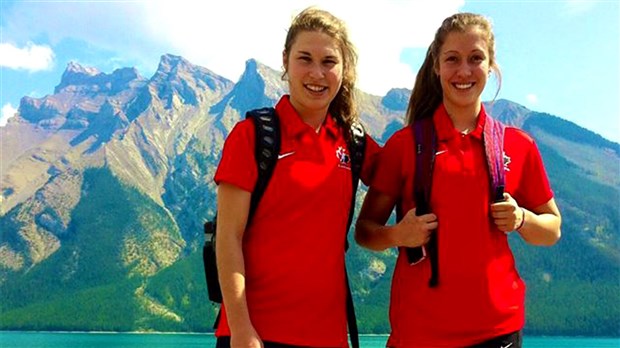 Le Cléri Sport junior AA honorera les joueuses Rosalie Bégin-Cyr et Marika Labrecque