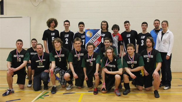 L'école Jésus-Marie de Beauceville est championne en volleyball masculin