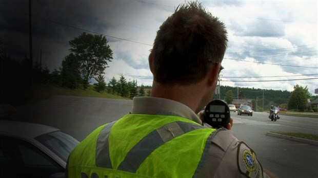 La SQ intercepte un individu qui roulait à 150km/h dans une zone de 50km/h à Saint-Martin