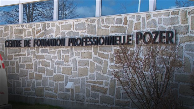 Ameublements Tanguay contribue à la formation de 14 élèves en Vente-conseil du CFP Pozer