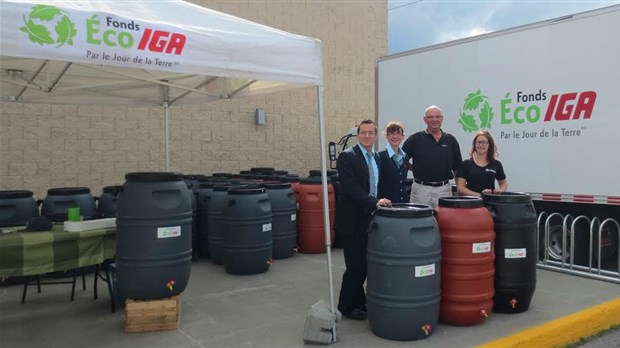 Un total de 210 barils récupérateurs d’eau de pluie seront distribués dans les IGA de Saint-Georges