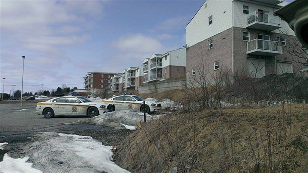 Attaque au couteau dans un stationnement de la 87e rue à Saint-Georges