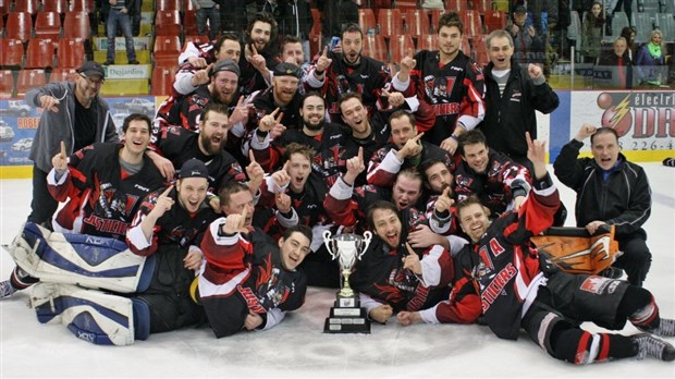 Les Justiciers de Saint-Joseph sont champions de la LHBBF!