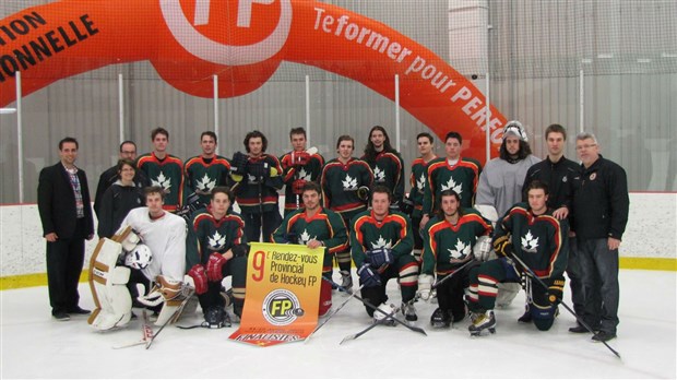 L’équipe de hockey de la formation professionnelle de la CSBE est finaliste