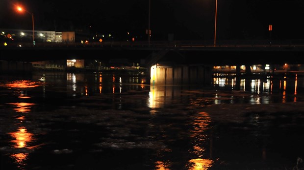 Une baisse rapide du niveau de la rivière Chaudière à Beauceville