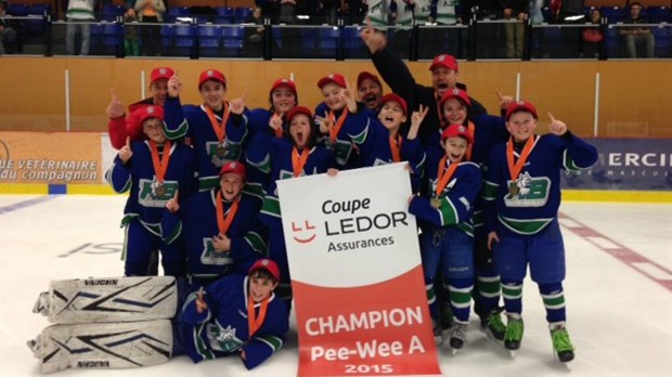 Les Lynx pee-wee A2 de Haute-Beauce sont champions des Regionaux