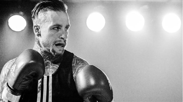 Le boxeur Carl « X » Poirier remporte la coupe Impérium 2015 chez les 69 kilos