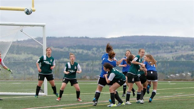 L'Ascalon sénior AAA féminin s'incline à son match d'ouverture locale contre Pierrefonds