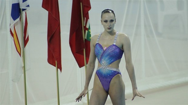 Andrée-Anne Côté remporte quatre médailles aux Championnats canadiens ouverts de nage synchronisée et est sacrée athlète junior par excellence