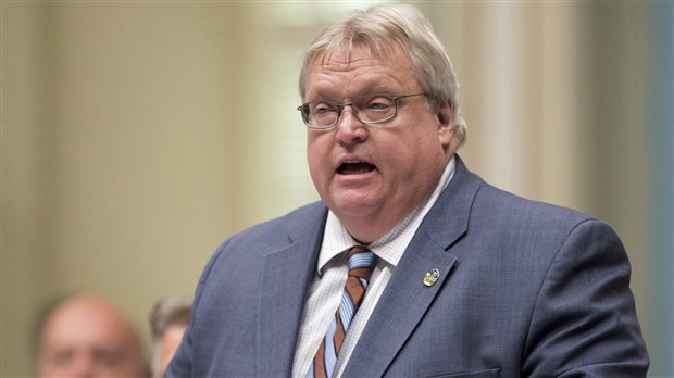 Le ministre Gaétan Barrette annonce un nouveau cadre de gestion pour les groupes de médecine de famille