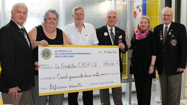 Don de 142 000 $ des Clubs Lions à la Fondation du CRDP-CA