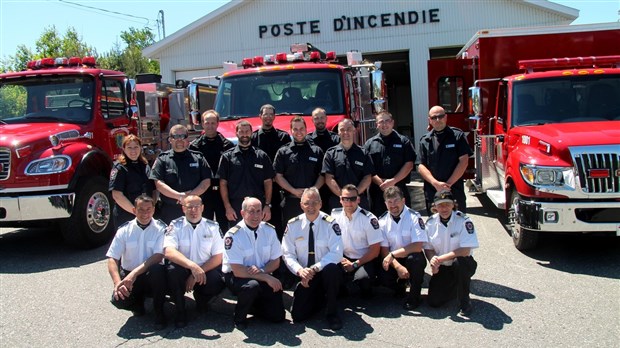 Les pompiers de Saint-Benoit présentent leur nouveau camion