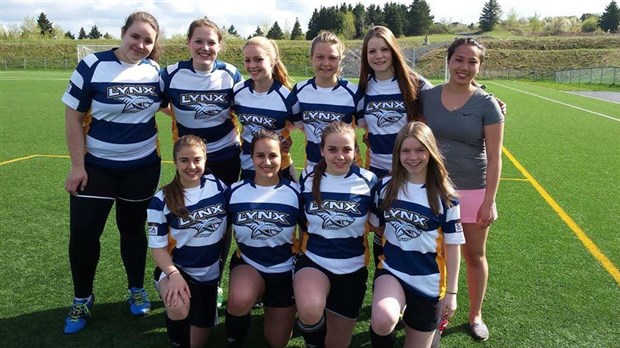 L'équipe de rugby des Lynx de L’École Jésus-Marie de Beauceville termine sa saison avec enthousiasme