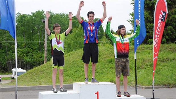 Des cyclistes de Club Vélo Savard se démarquent à la Coupe régionale de Cross-country de Valcartier