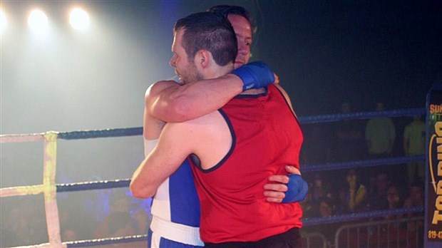 Gabriel Gignac et Jonathan Goulet amassent 670 $ pour Leucan au « Super Gala de Boxe Dooly’s »