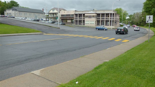 Modifications aux horaires et à la circulation autour de la bibliothèque lors des Fêtes du Québec et du Canada