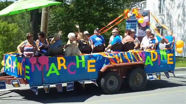 Normand DeLessard présente la parade du 125e anniversaire de Saint-Gédéon